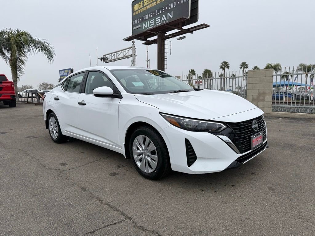 2025 Nissan Sentra S's photo