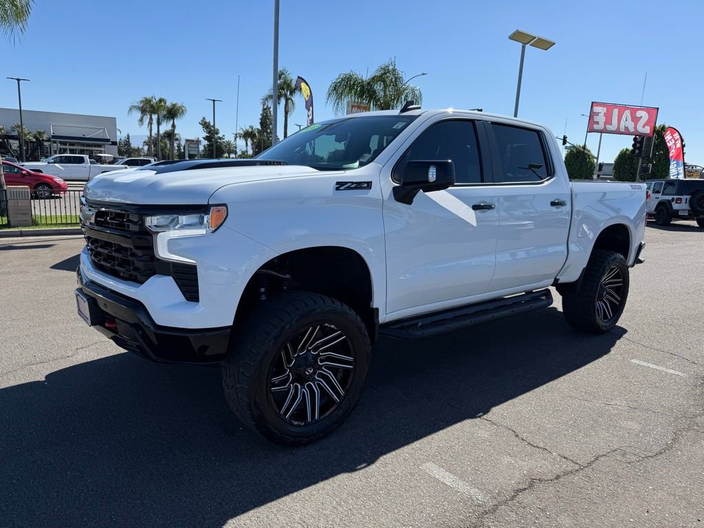 2024 Chevrolet Silverado 1500 LT Trail Boss photo 2