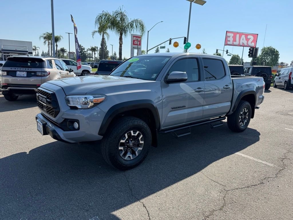 2021 Toyota Tacoma 4WD TRD Off Road photo 2