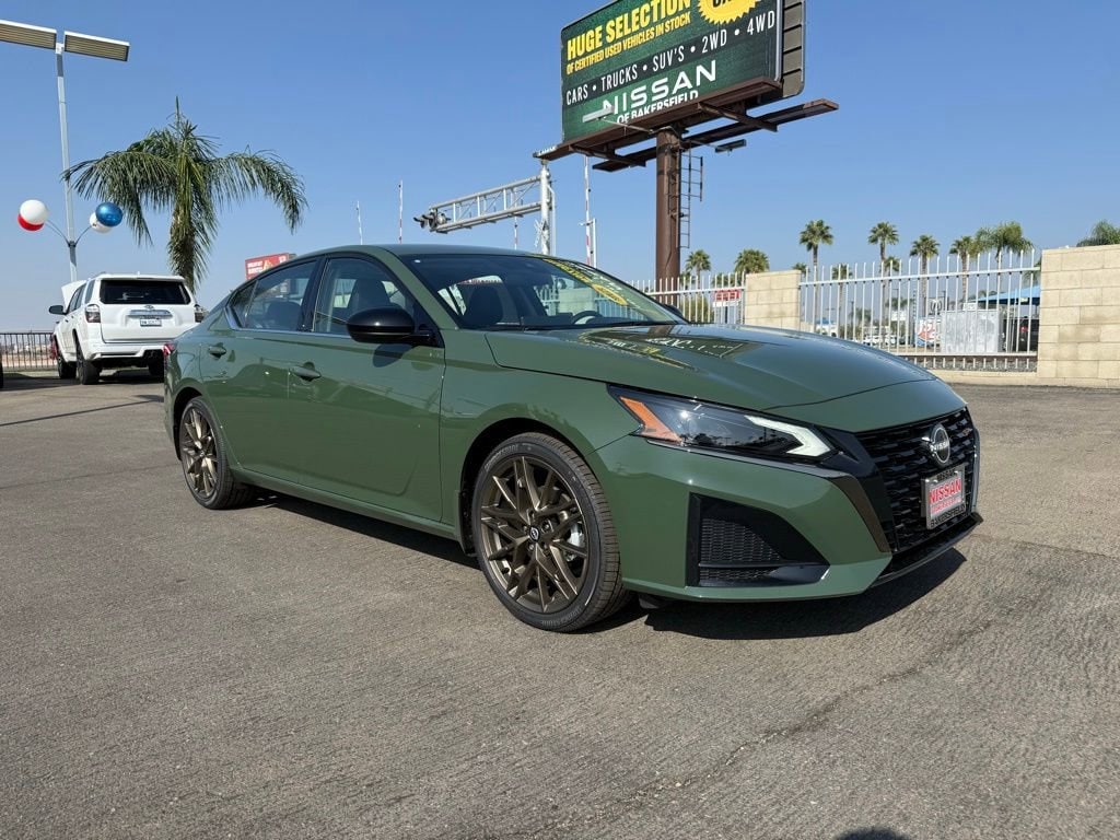 New 2025 Nissan Altima SR SR FWD