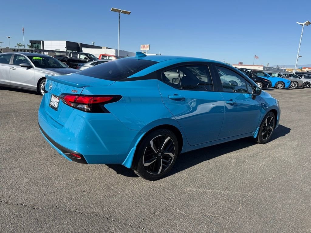 2025 Nissan Versa SR photo 5