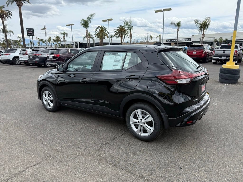 2025 Nissan Kicks Play S photo 4