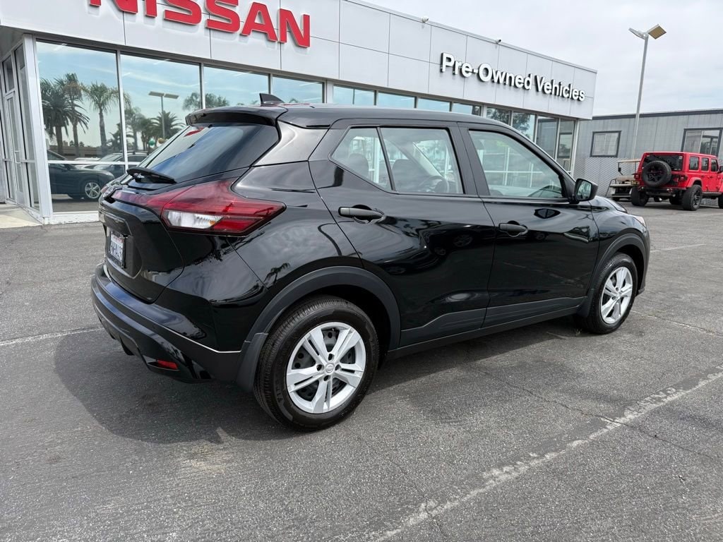 2025 Nissan Kicks Play S photo 5