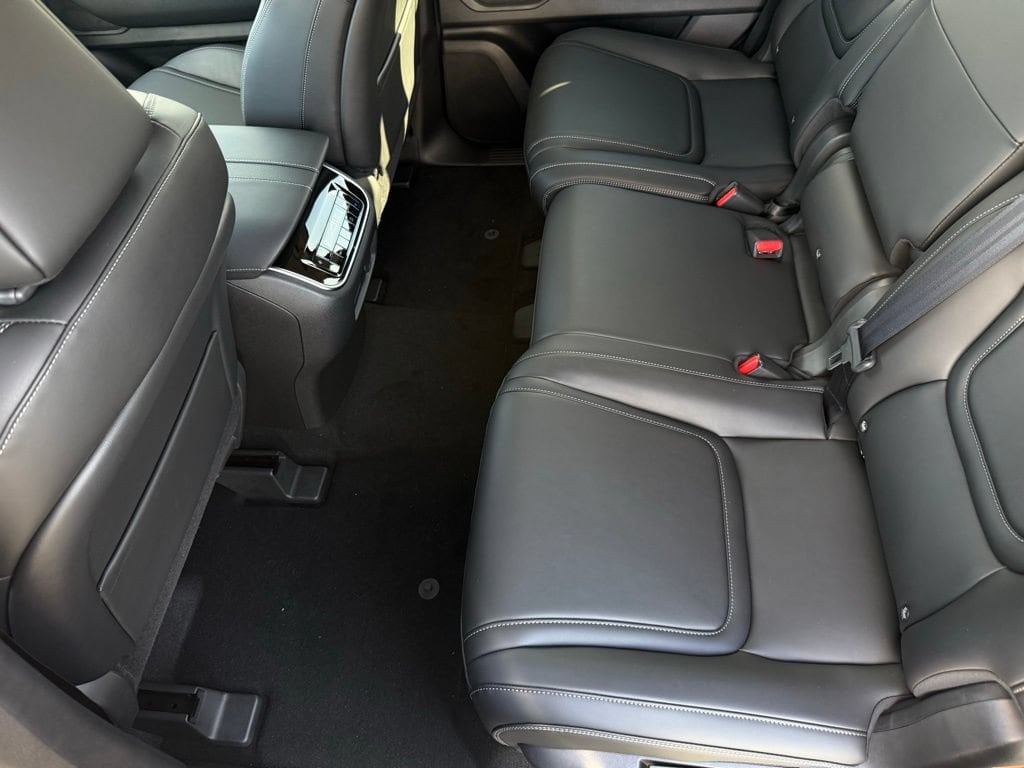 2026 Nissan Armada SV - Photo 10
