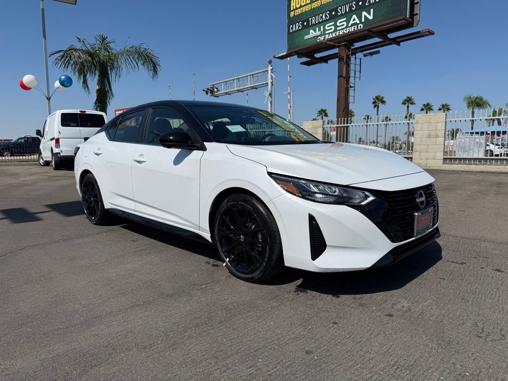 2025 Nissan Sentra SR's photo