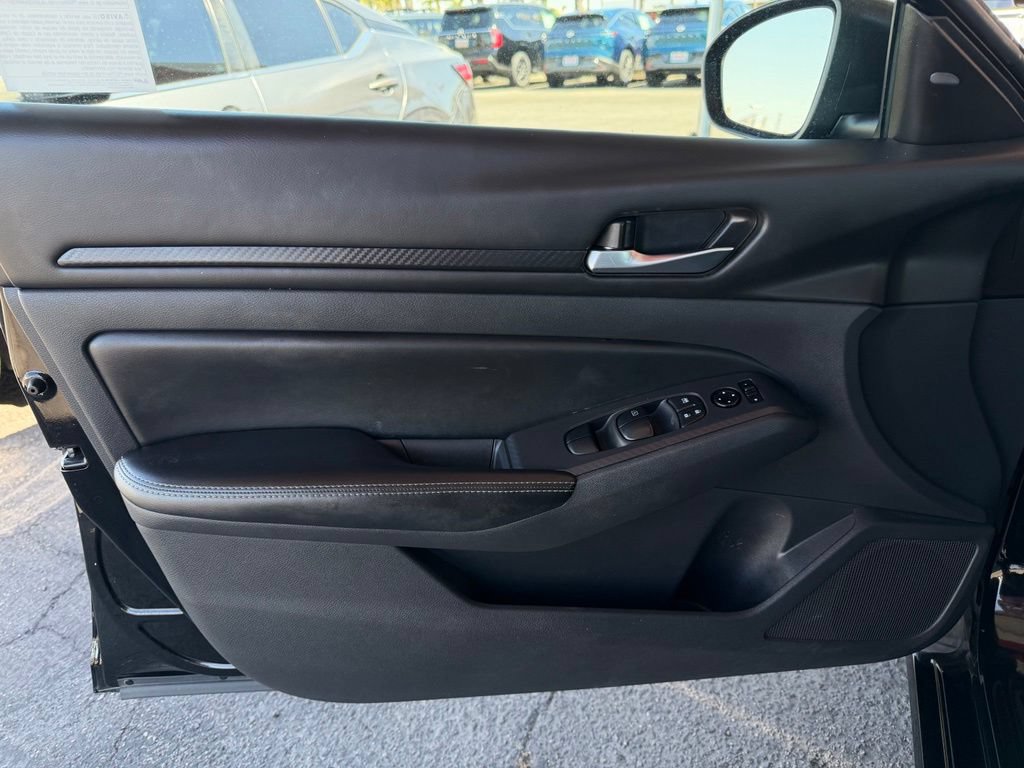 2025 Nissan Altima SV - Photo 18