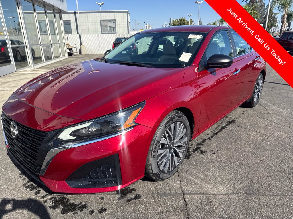 2025 Nissan Altima SV FWD 