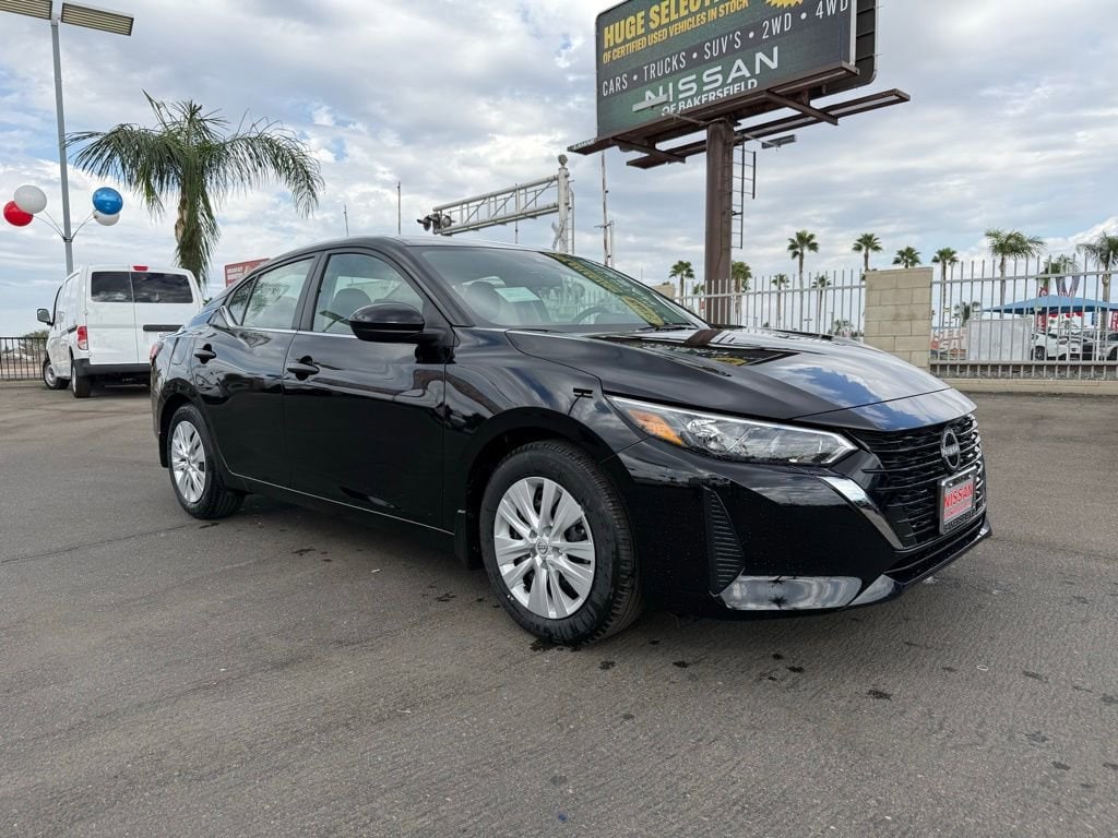 2025 Nissan Sentra S's photo