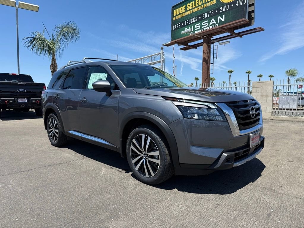 2025 Nissan Pathfinder Platinum 2WD 