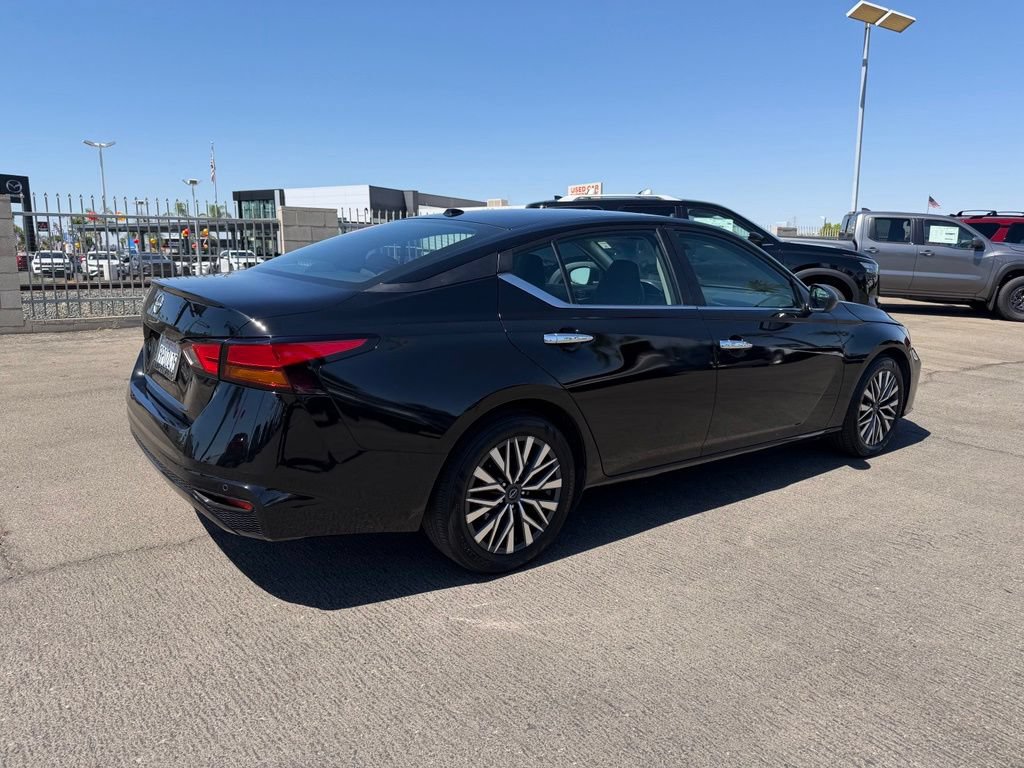 2025 Nissan Altima SV - Photo 6