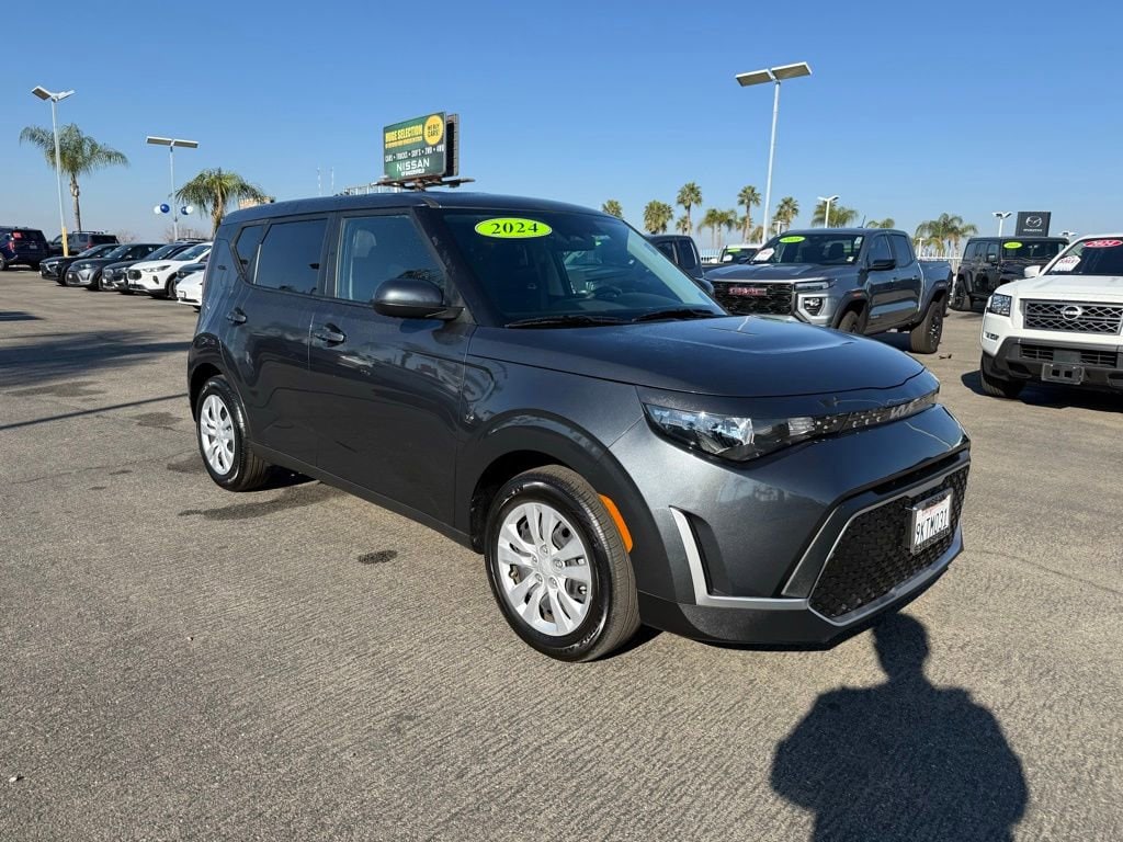 2024 Kia Soul LX's photo