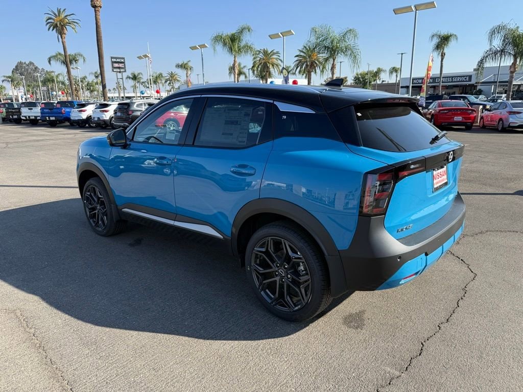New 2025 Nissan Kicks SR SR FWD