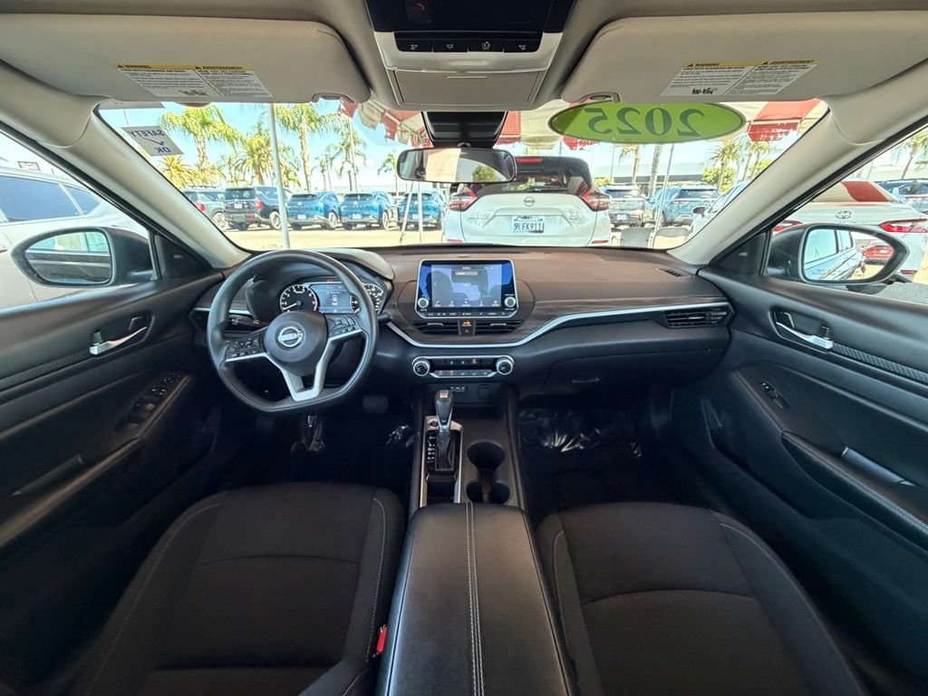2025 Nissan Altima SV - Photo 14