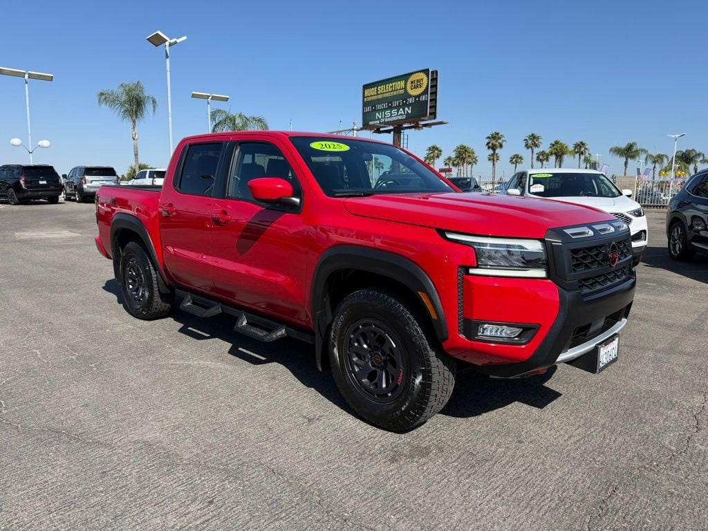 2025 Nissan Frontier PRO-4X Crew Cab 4X4's photo