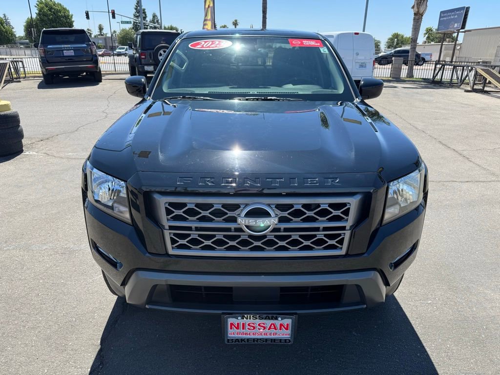 2023 Nissan Frontier SV photo 2