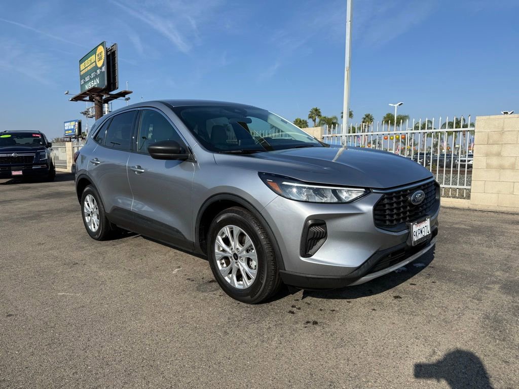 2023 Ford Escape Active's photo