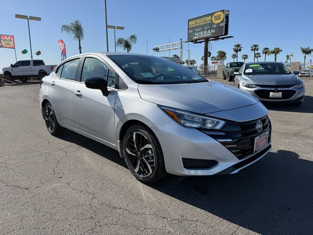 2025 Nissan Versa SR CVT 