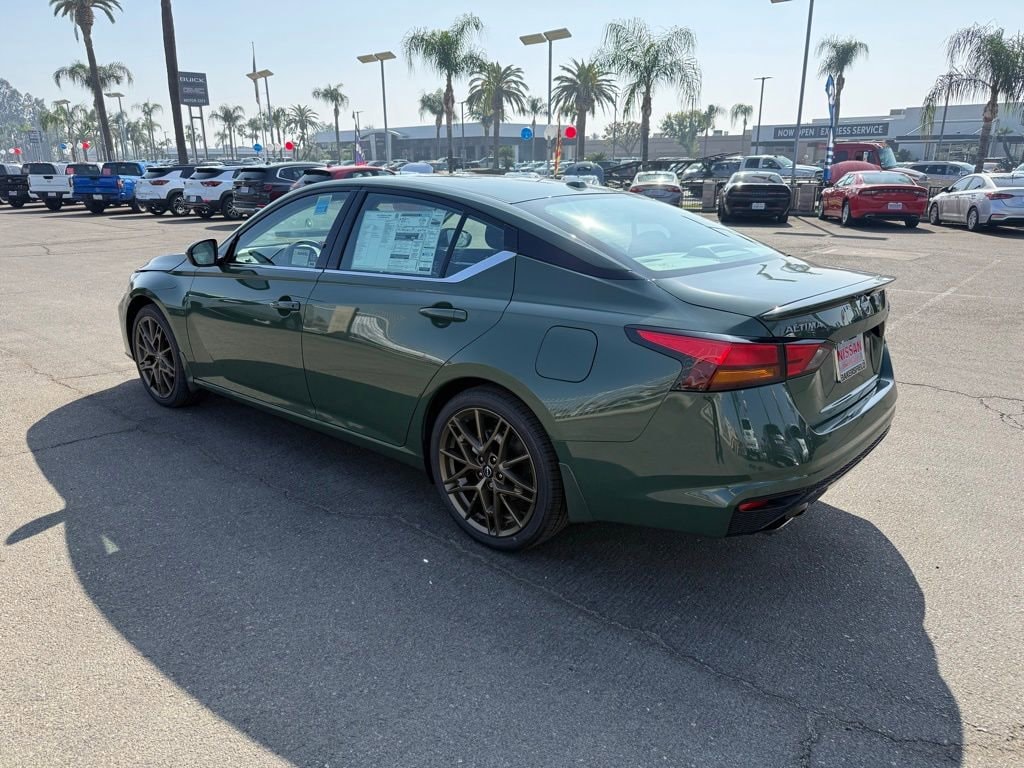 New 2025 Nissan Altima SR SR FWD