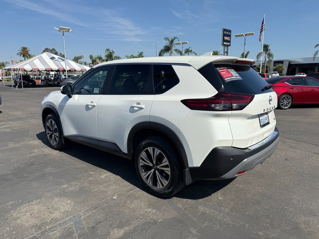 2023 Nissan Rogue SV photo 4