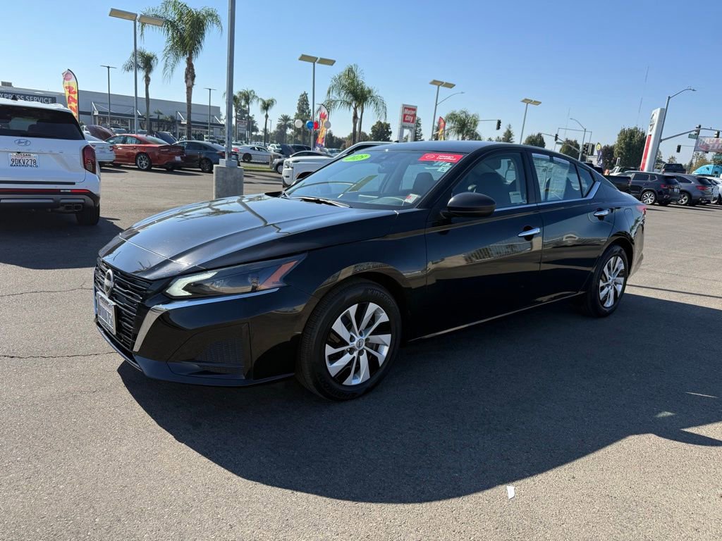 2025 Nissan Altima S photo 2