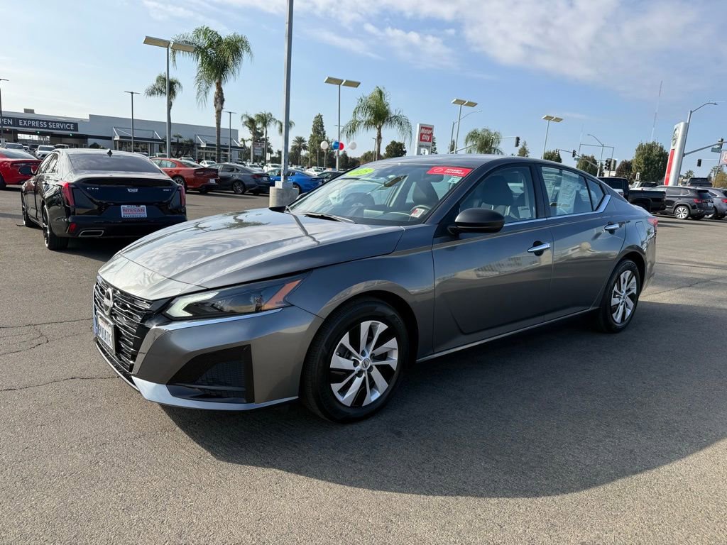 2025 Nissan Altima S photo 3