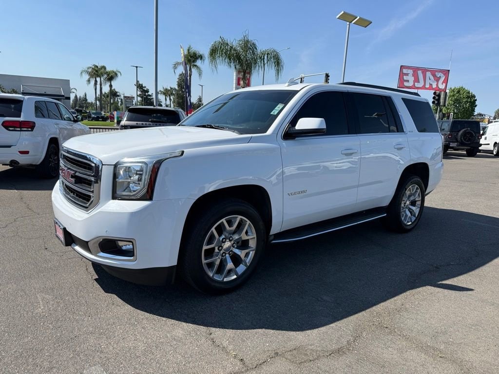 2017 GMC Yukon SLE photo 2