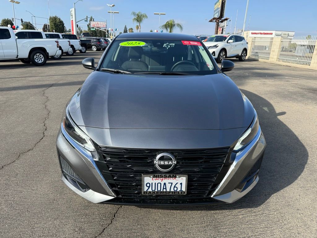 2025 Nissan Altima S photo 2