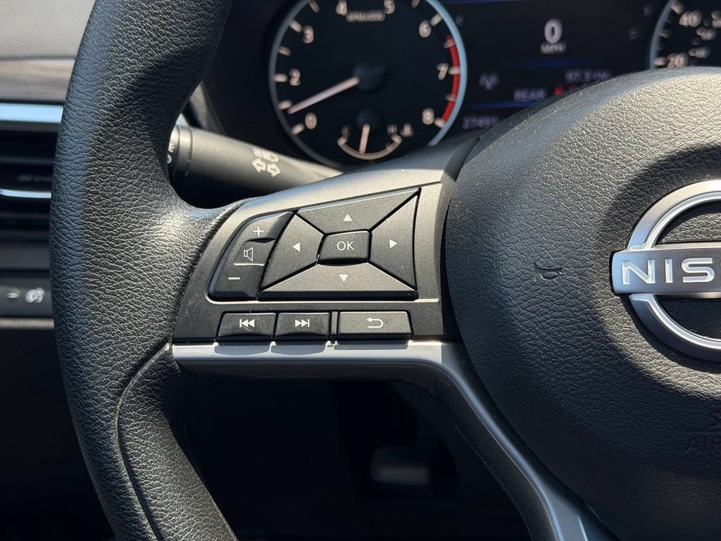 2025 Nissan Altima SV - Photo 23