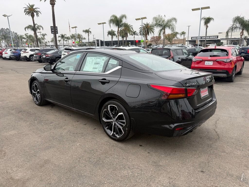 New 2025 Nissan Altima SR SR FWD