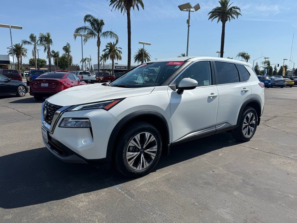 2023 Nissan Rogue SV photo 3