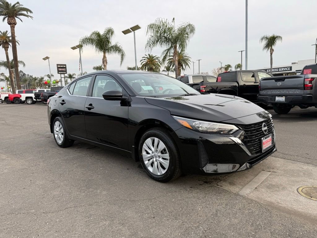 2025 Nissan Sentra S's photo