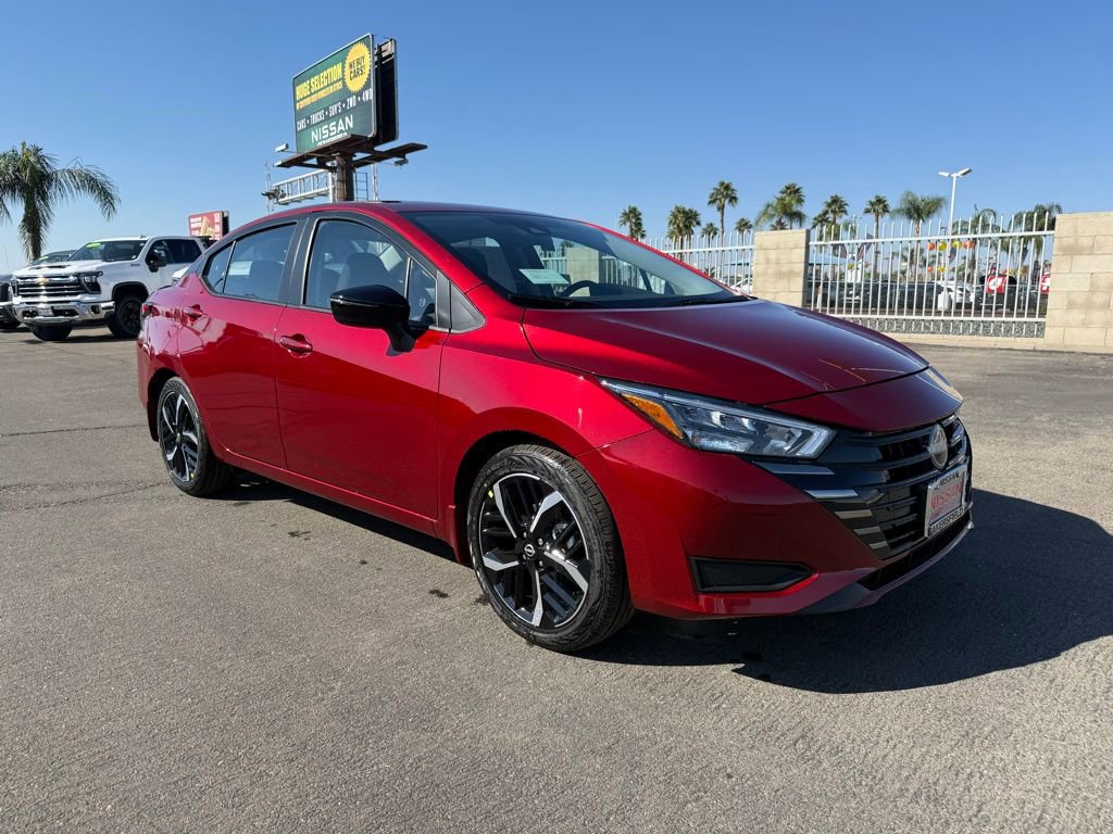 2025 Nissan Versa Sedan SR's photo