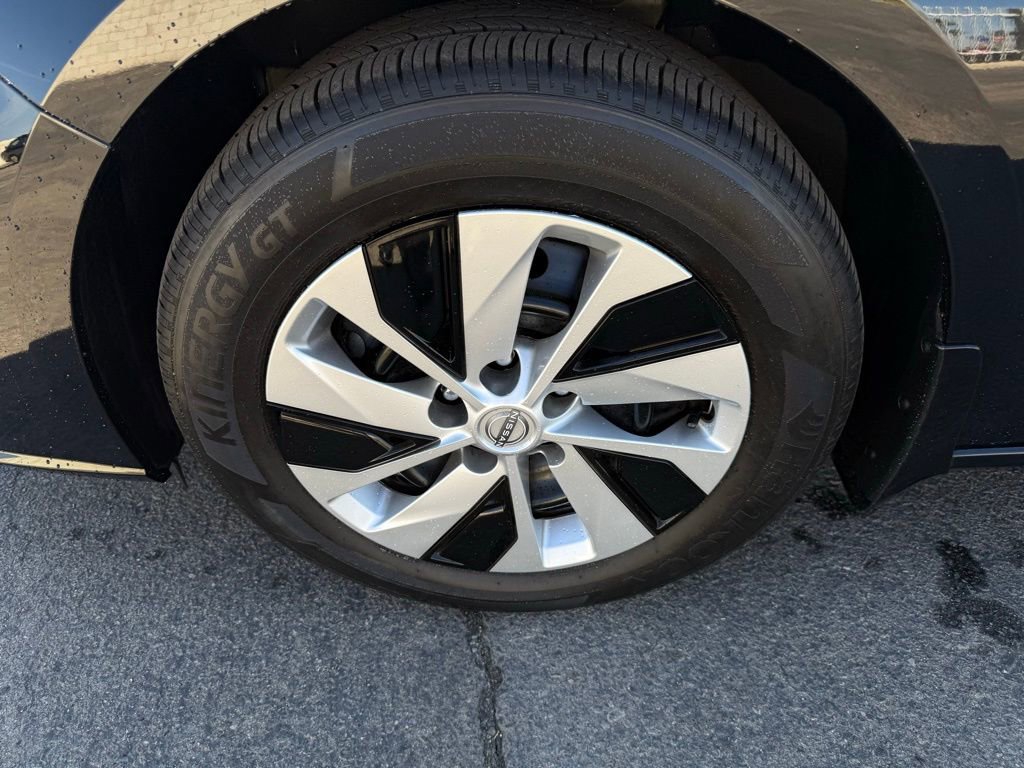 2025 Nissan Altima S photo 3