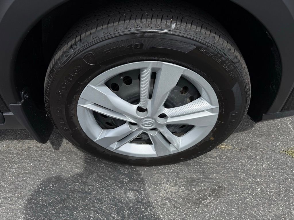 2025 Nissan Kicks Play S photo 3