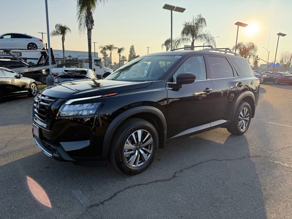 New 2025 Nissan Pathfinder SL SL 2WD