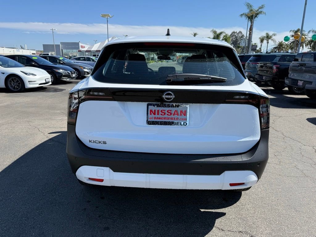 2026 Nissan Kicks S photo 4