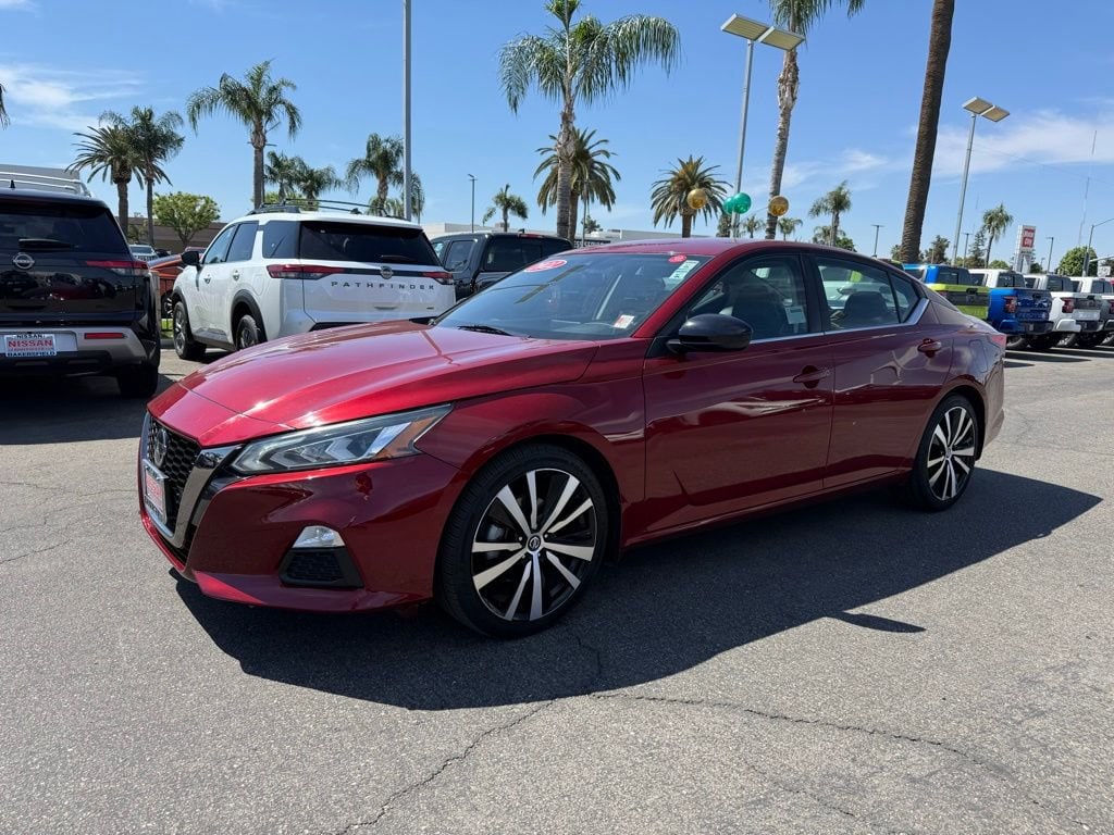 2022 Nissan Altima 2.5 SR photo 2