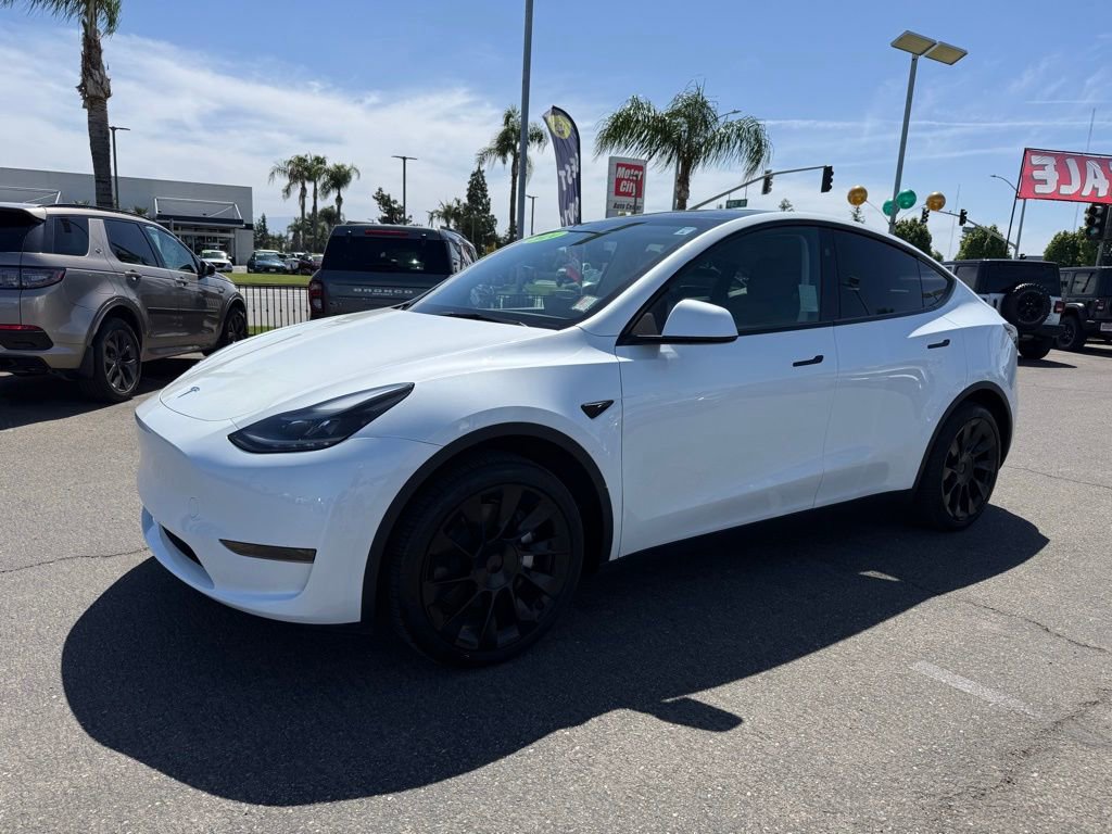 2024 Tesla Model Y Long Range photo 2