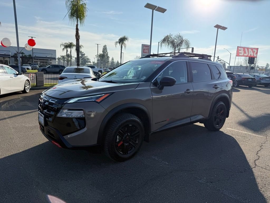 2025 Nissan Rogue Rock Creek photo 2