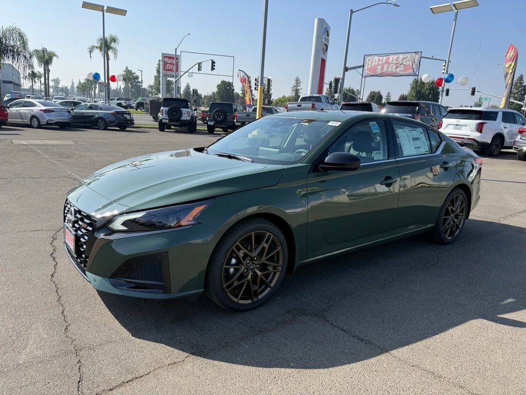 New 2025 Nissan Altima SR SR FWD