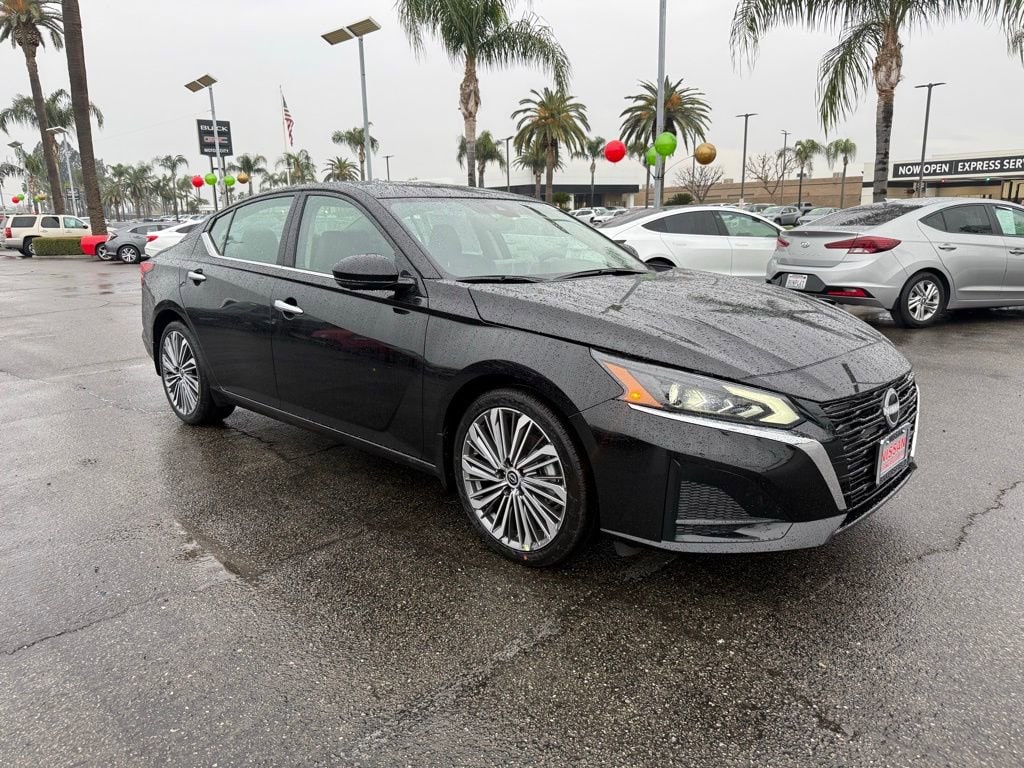 2025 Nissan Altima SL's photo