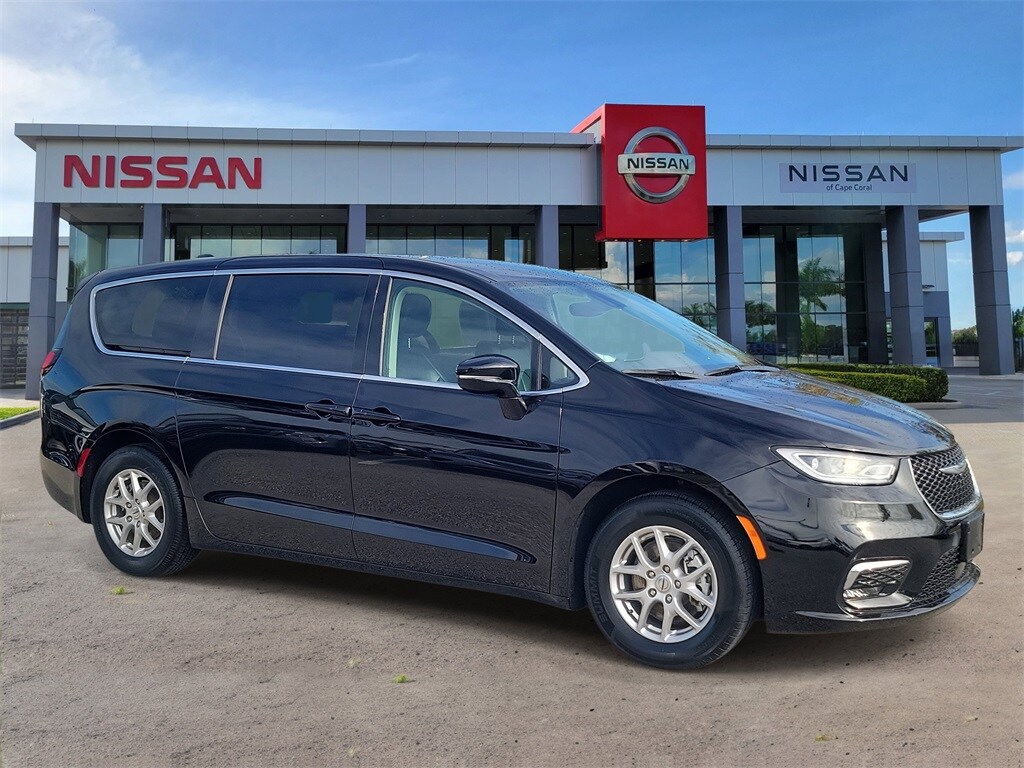Certified 2024 Chrysler Pacifica Touring L Minivan/Van