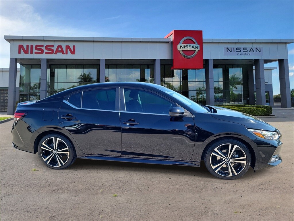 2023 Nissan Sentra SR photo 3