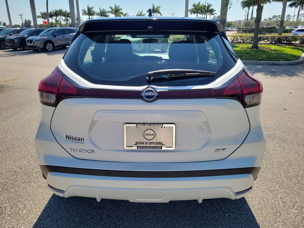 2024 Nissan Kicks SR photo 4