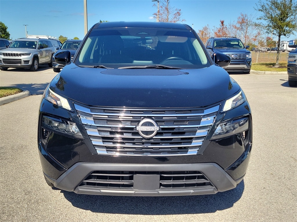 2024 Nissan Rogue SV photo 4