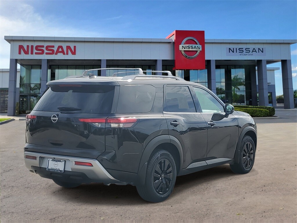 Used 2024 Nissan Pathfinder SL SUV