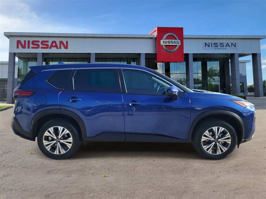2023 Nissan Rogue SV photo 2