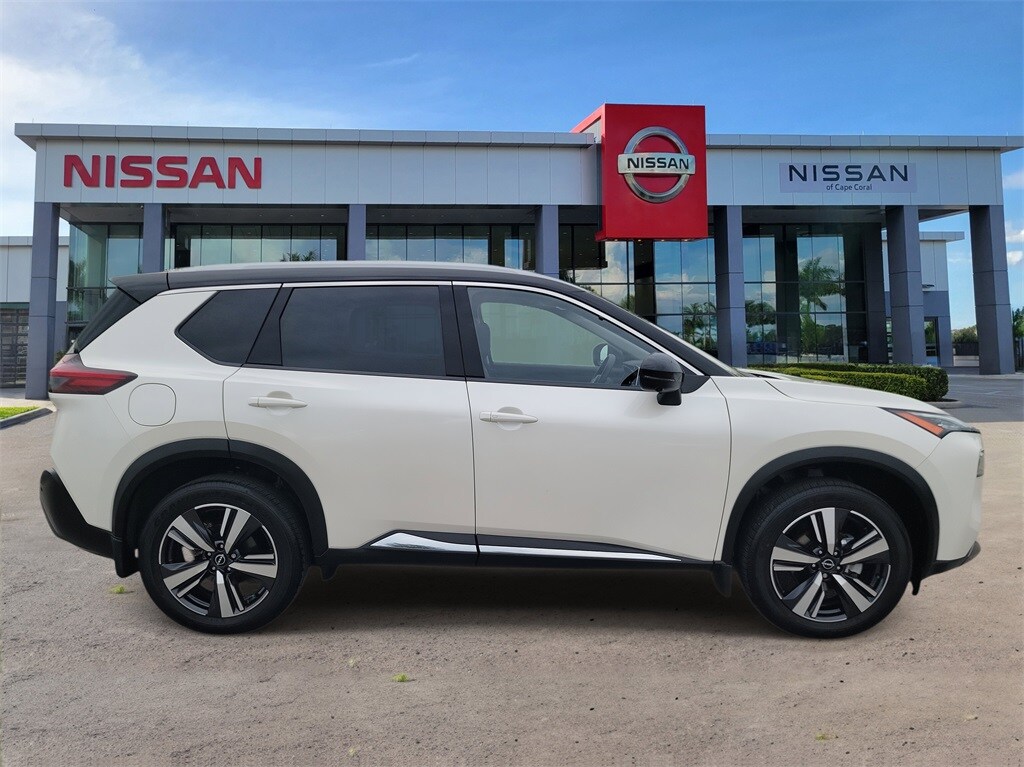 2023 Nissan Rogue SL photo 3