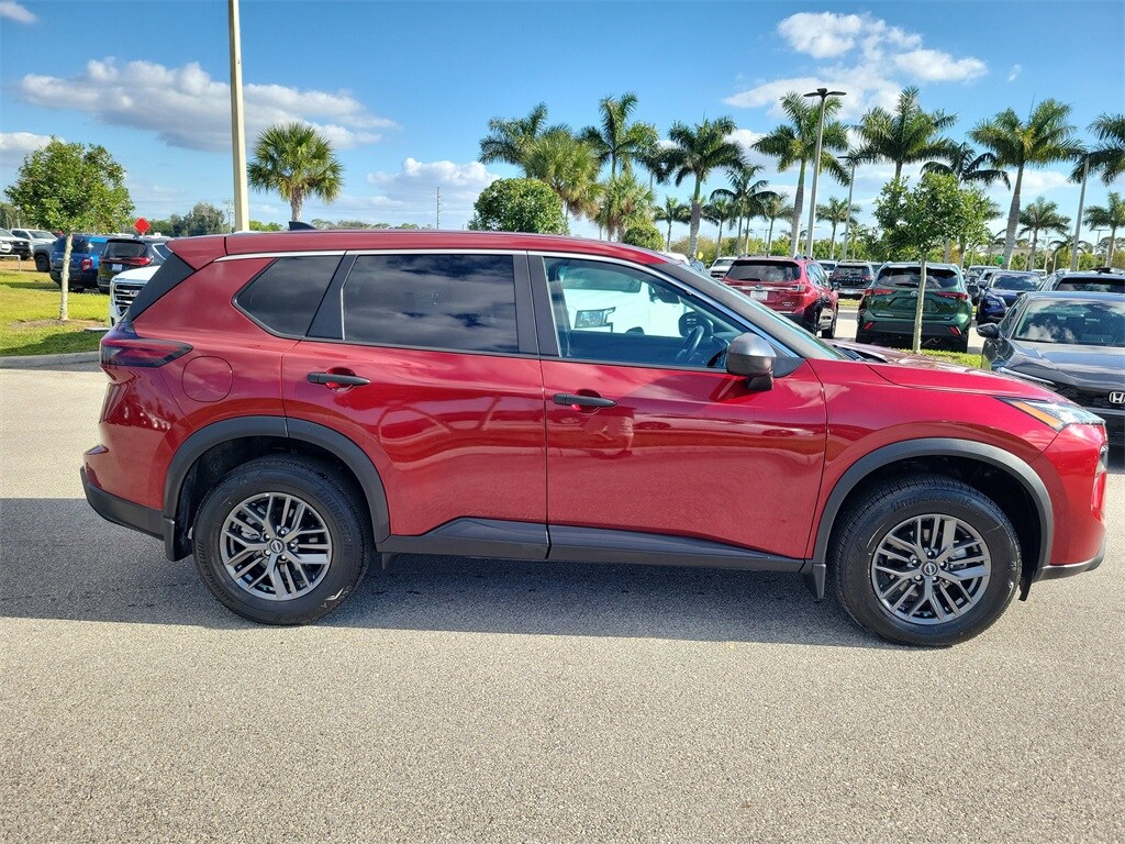 2025 Nissan Rogue S photo 2