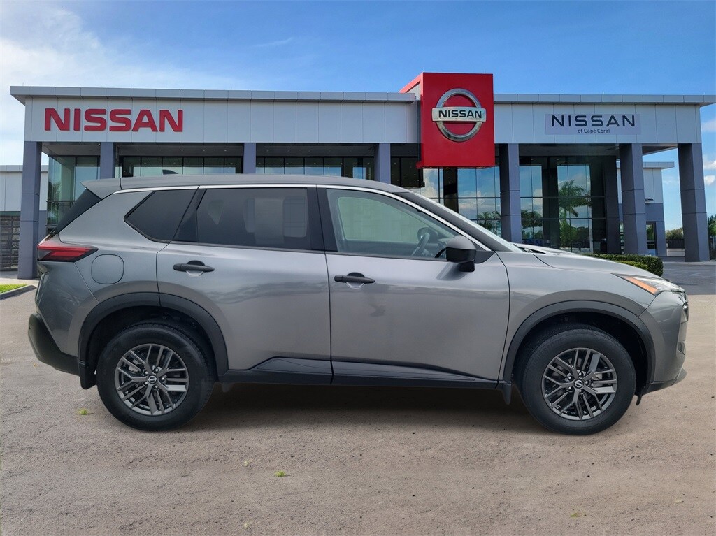 2023 Nissan Rogue S photo 3